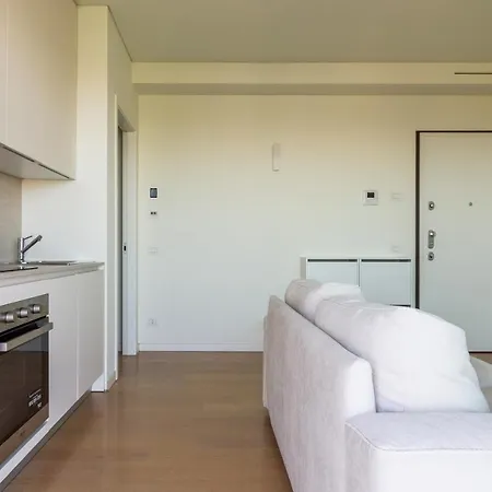 Luxury Flat With Pool Gym Parking - Unit9b