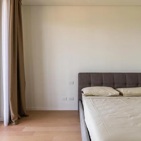 Luxury Flat With Pool Gym Parking - Unit9b