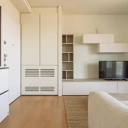 Apartment Luxury Flat With Pool Gym Parking - Unit9b *