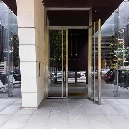 Luxury Flat With Pool Gym Parking - Unit9b Apartmán