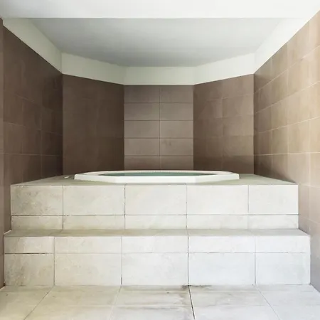 Apartment Luxury Flat With Pool Gym Parking - Unit9b *